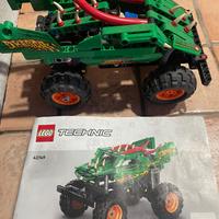 Set LEGO Technic Monster Jam Dragon, modello 42149