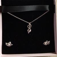 COLLANA PANDORA PERLE CON ORECCHINI MAI USATI