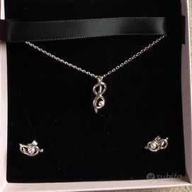 COLLANA PANDORA PERLE CON ORECCHINI MAI USATI