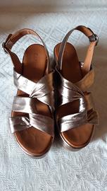 Scarpa con zeppa Cafenoir color bronzo