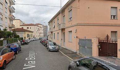 1655 trilocale con balcone zona ospedale a livorno