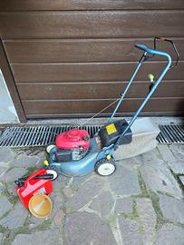 Tagliaerba a benzina con cesto di raccolta