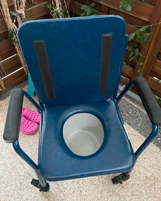 sedia a rotelle "comoda"