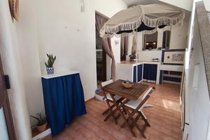 Bivano 4 posti letto con cortile e doccia