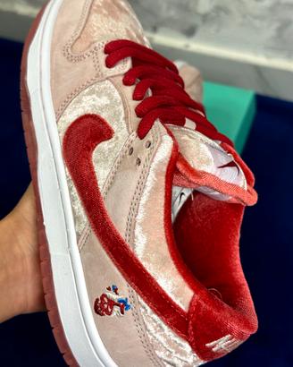 Nike SB Dunk Low StrangeLove