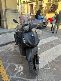 Piaggio Beverly 300 - 2024