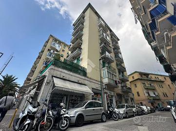 3 LOCALI A NAPOLI