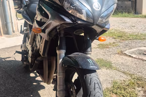 fz6 fazer del 2005 con bauletto