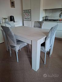 Tavolo bianco allungabile