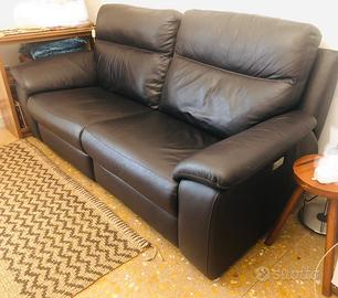 Divano in pelle reclinabile