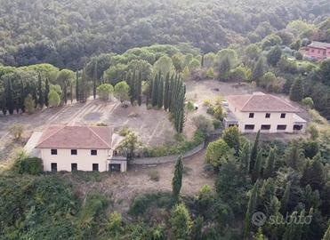 Tenuta panoramica 3,5 ettari con 2 ville