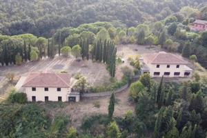 Tenuta panoramica 3,5 ettari con 2 ville