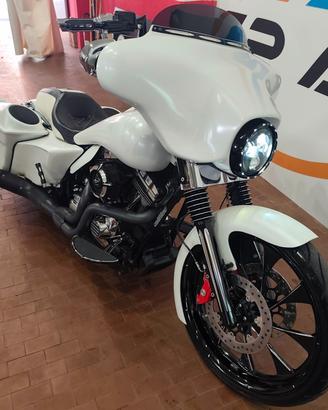 Harley-davidson FLHRC Road King Classic BAGGER