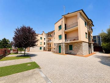 QUADRILOCALE A 300M DAL LAGO