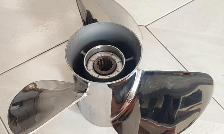 Elica 13x17 di acciaio inox per Yamaha F100