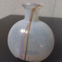 Bottiglia in vetro soffiato Rainbow di Kosta Boda