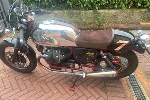 Moto Guzzi V7 Racer