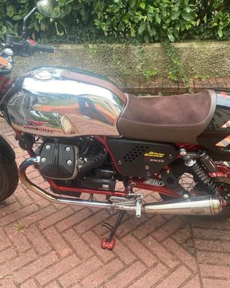 Moto Guzzi V7 Racer