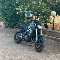 YAMAHA MT-09 2015 AKRAPOVIC