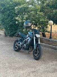 YAMAHA MT-09 2015 AKRAPOVIC