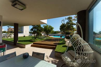 Super attico con piscina riscaldata