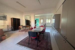 NEGOZIO A VALLEFOGLIA