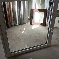 Finestra con anta ribalta