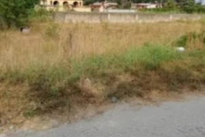 Terreno in Parco Gallo di fronte