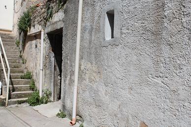 Rif 483 - Magazzino, zona Altarello/Pitre'