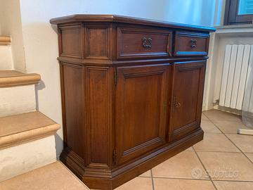 Credenza in stile classico