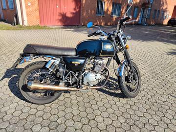 Mash Black Seven 125 Scrambler - stile Brixton A1