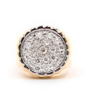 Anello sigillo in oro giallo con diamanti ct. 0,60
