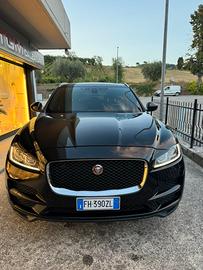 Jaguar F-Pace in garanzia