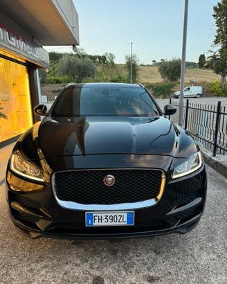 Jaguar F-Pace in garanzia