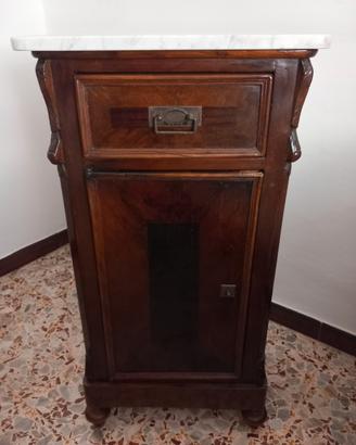 Comodino in legno vintage e piano in marmo