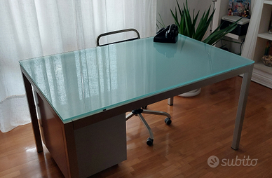 Scrivania Calligaris, sedia e cassettiera