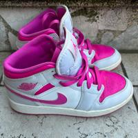Nike Jordan 1 mid
