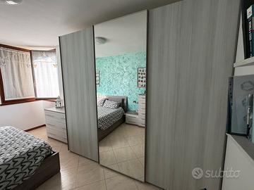 Armadio con ante scorrevoli