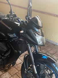 Kawasaki Z750 (2008) – 25.000 km – Perfette condiz