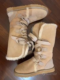 STIVALI UGG AUSTRALIA ALTI CON LACCI