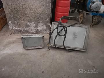 coppia fari industriali