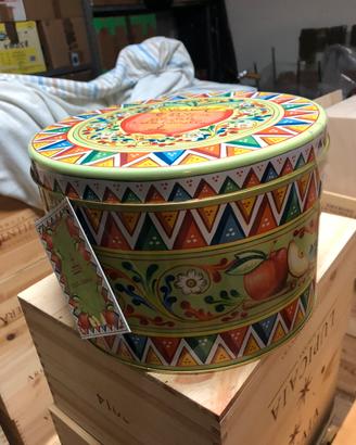 Scatola in latta dolce &gabbana panettone