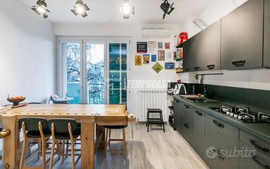 2 LOCALI RISTRUTTURATO CON TERRAZZO E EPOSTO AUTO!