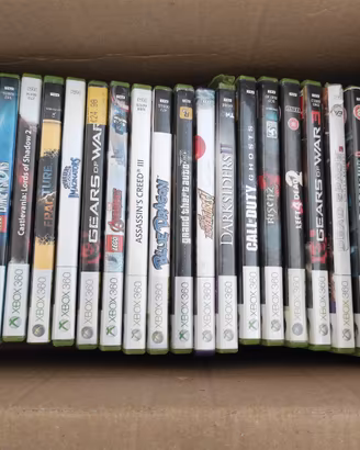 Xbox 360 con 27 giochi ( GTA, LEGO ecc) controlle 