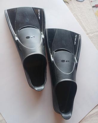 Mezze pinne colore nero Nabaiji misura 37-38