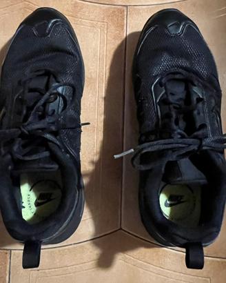 Scarpe Nike nere da uomo