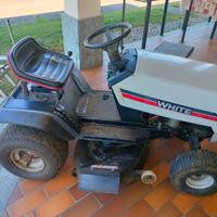 trattorino tagliaerba 