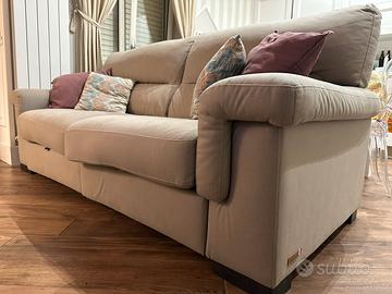 DIVANO ARVIGO POLTRONE SOFA. (Pari al nuovo)