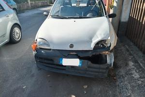 fiat 600 leggermente incidentata 