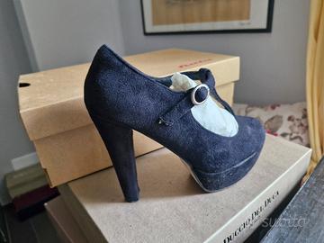 scarpa con tacco nera